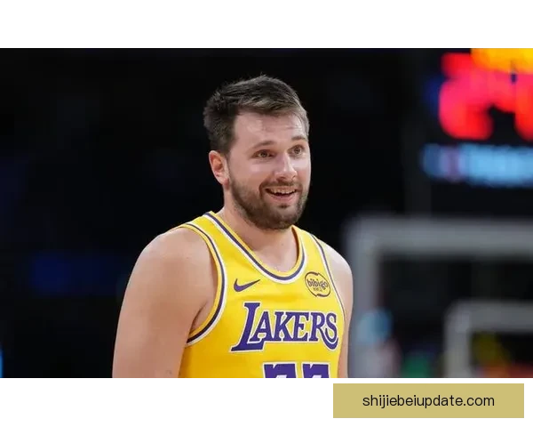 NBA复仇者联盟首发阵容揭晓 马克西自选蜘蛛侠 东契奇成雷神核心 NBA复仇者联盟首发阵容揭晓 马克西自选蜘蛛侠 东契奇成雷神核心